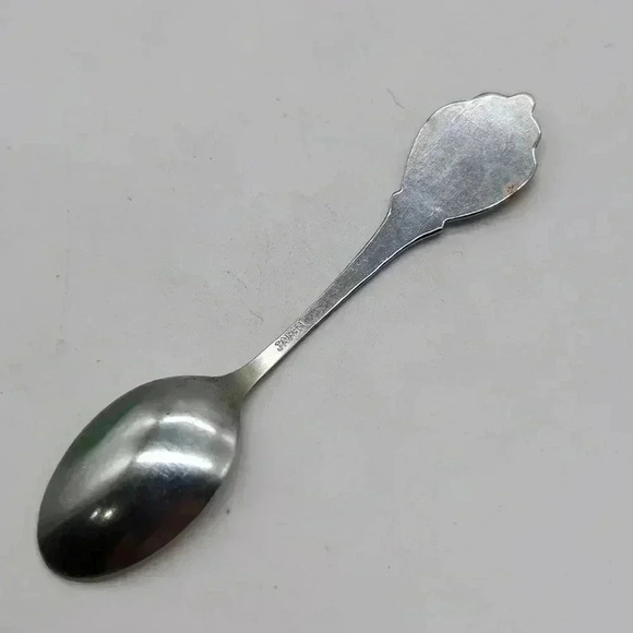 Vintage Illinois Souvenir Engraved spoon Kitschy cool!! - Picture 3 of 4